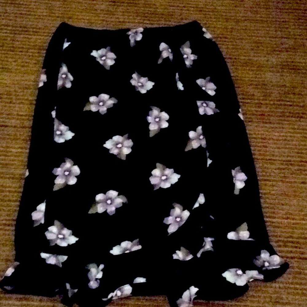 Kathy Ireland woman’s skirt
